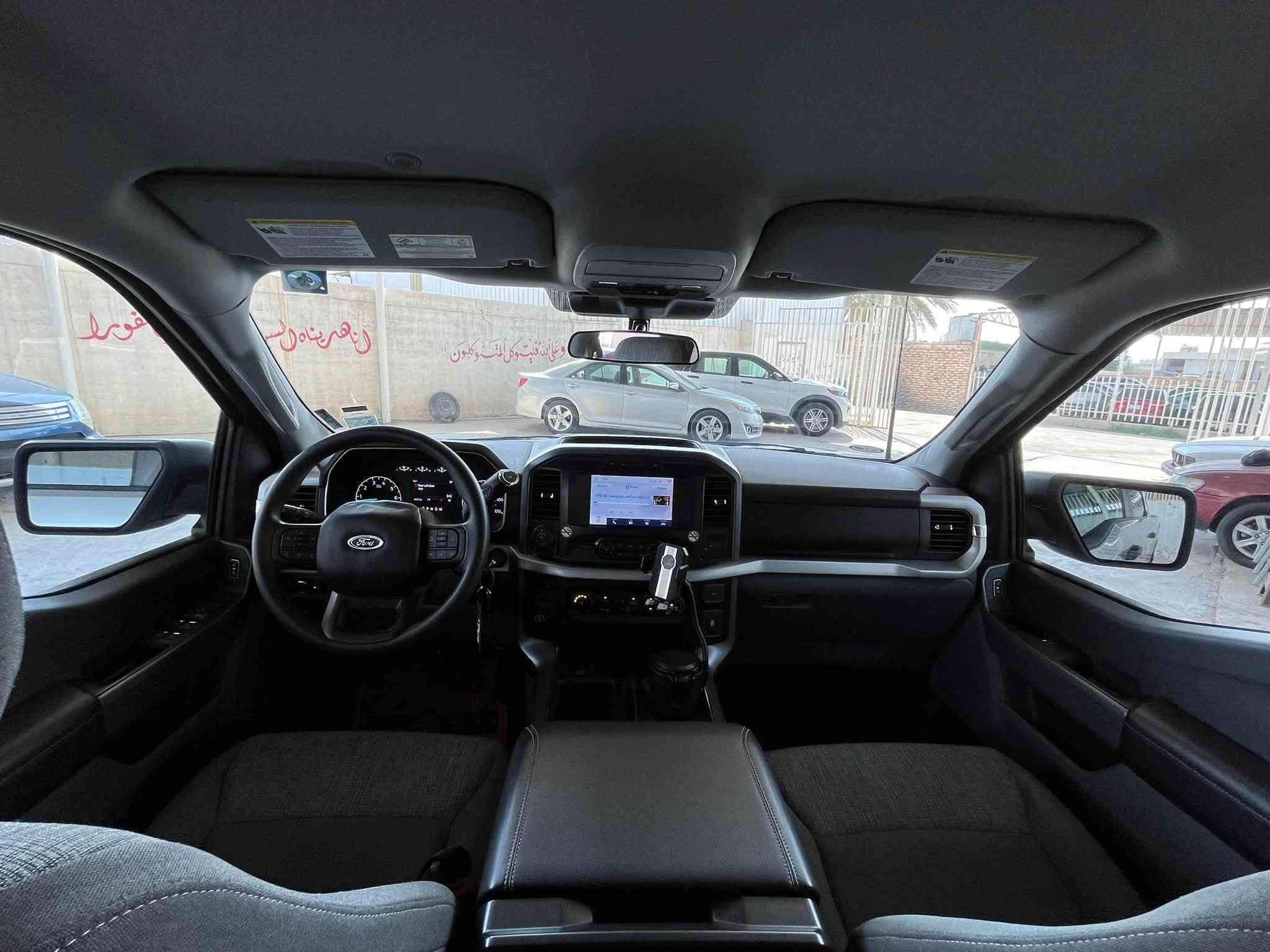 للبيع او المراوس بلاندكروز
فورد F150 XLT
السعر 265 وبيها مجال 
موديل 2022
محرك 6 سلندر 3500 
ماشيه 14 الف  
 رقم بغداد دولي 
بدون صبغ فقط بارد بلجاملغ 
باب طويل بدي قصير المرغوب 
 ارباك ستيرن وبرده 
عدة جك سبير كله كامل 
-مكان السياره سامراء 
-الاتصال على الرقم ‭ ‭ ‭***********‬
