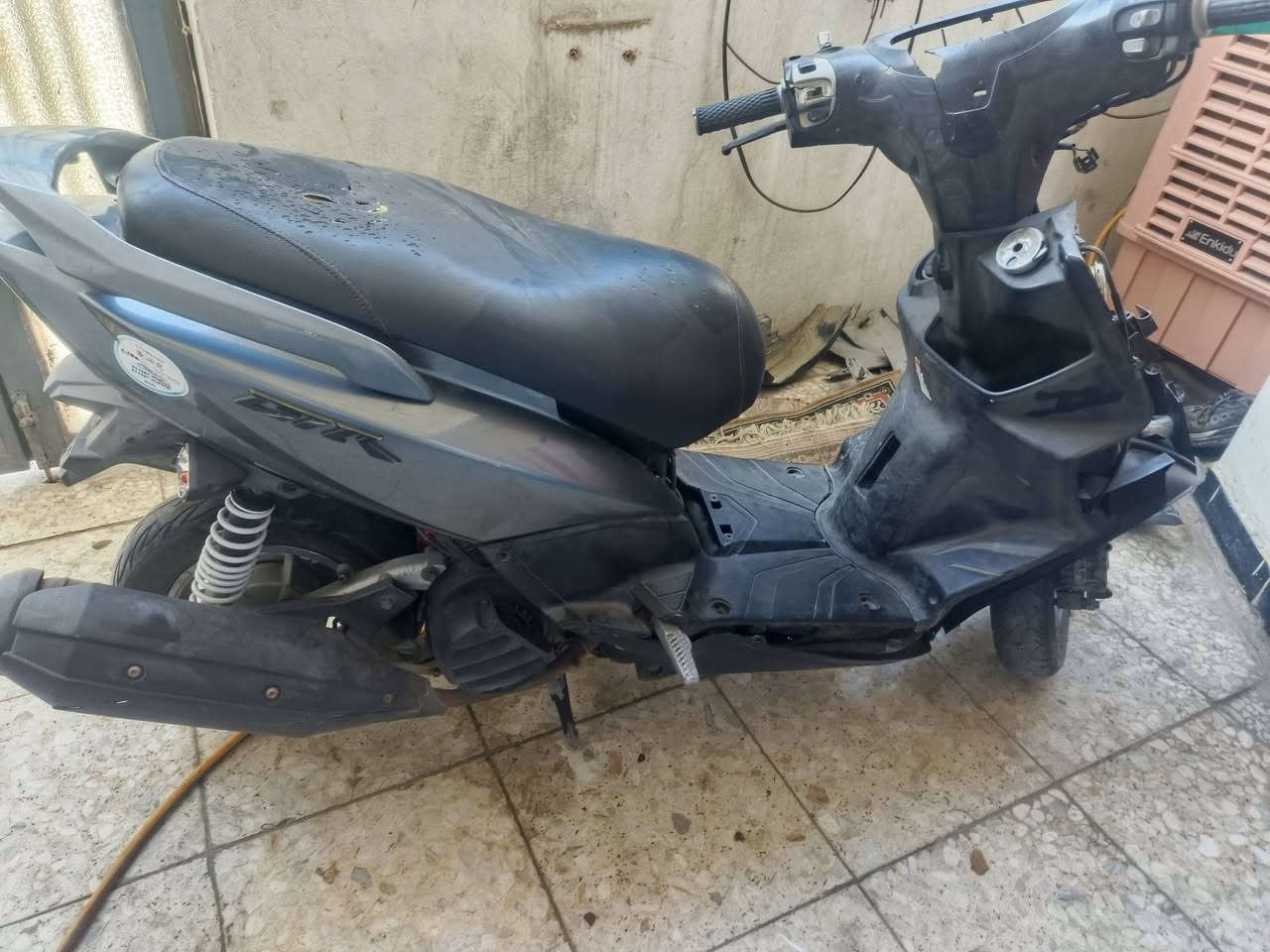 جي تي آر للبيع دراجه ناقصه بس سلف شغاله كلشي ما بيه دراجه الوالد كسره البجم والمزدات تاخذه اجيبله بس بجم وعداد وسلف وترجع تخبل 450 بيه مجال 0773895316 اتصال فقط
