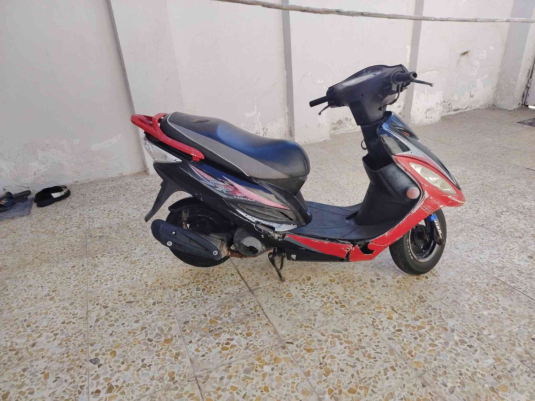 سلام عليكم دراجه للبيع كامكو g4
دراجه نضيفه وشرط مبدل بيها بس ولفات والدراجه كلها ختم واحد بلادي 
كهربائيات كلها شغاله ونكره سلف وكل نقص ما بيها سعرها 350 قفل 
مكاني نجف حي الميلاد ه‍***********
