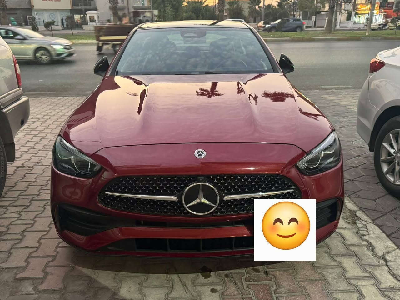 🔥 للبيع مرسيدس C300 AMG Black Edition 🔥

🚘 Mercedes-Benz C300 – AMG Black Edition
✨ لون أحمر ماروني مميز وفخم
📍 واردة أمريكي – أربيل
🔢 مرقمة أربيل باسمي
🛣️ العداد: 14,000 ميل فقط

💎 المواصفات:
• AMG Black Edition / AMG Body Kit
• كاميرات 360°
• نظام صوت Burmester الفاخر 🎵
• سقف Panoramic
• إضاءة داخلية Ambient Lighting
• شاشة ونظام MBUX
• مقاعد كهربائية وذاكرة
• Keyless Entry / تشغيل بصمة
• Apple CarPlay & Android Auto
• حساسات أمامية وخلفية
• مثبت سرعة
• Blind Spot Assist
• Lane Assist
• أنظمة أمان ومساعدة السائق
• جميع الإيربكات سليمة وأصلية ✅
• السيارة داخلة بدون حادث
• الصبغ صفحة كاملة في أمريكا
• نظافة عالية جداً وحالة مميزة

🔥 سيارة فخمة، رياضية، ومواصفات كاملة، واللون الماروني يعطيها حضور مختلف تماماً.

💰 السعر: 339 ورقة

📍 العنوان: أربيل
📞 للاستفسار: *********** بغداد, العراق

