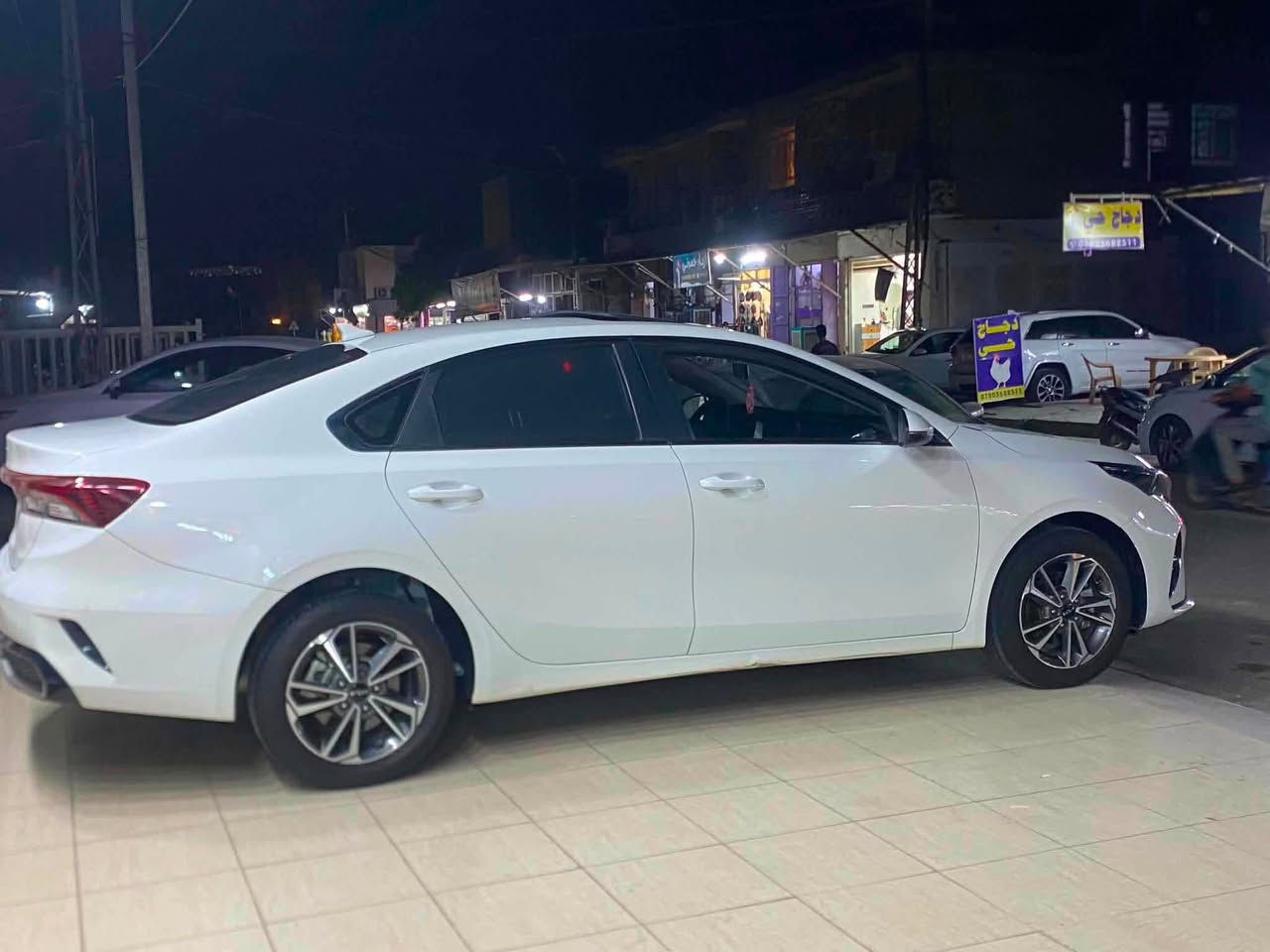 كيا سيراتو. k3. موديل 2024
السياره بيه بنيد صبغ وخشم الجاملغ بارد وبيه سونار 
ماشيه ٦٧ كيلو
مرقمه اربيل  السنويه مالك عربي بغداد تريد تحويل تريد وكاله

المواصفات فوووول.

شاشه ديجتال

لد امام خلفي نهاري
جام عل ريمونت اوتو
das

كشنات جلد

هند بريك بصمه

تبريد لمس شاشه

اوتو هولد

فتحه سقف

حساس لايت

حساس خلفي بلادي

حساس أمامي بلادي

كاميرا خلفيه بلادي

جي بي اس

نضام تشغيل الكاميرات

شاشه كبيره اصلي ابل كار بلي

نضام ترحيب مري شفط

نضام مود درايف إيكو وسبورت و عادي

تحكم ستيرن فول

ويل كب كروم

لد امامي نهاري

شباك نيكل

مانع انزلاق

مانع انحدار

لايت عدسات زنون

ايرباكات عدد6
مكان السياره بابل المركز 
السعر ١٢٢ وبيه مجال قليل
***********
