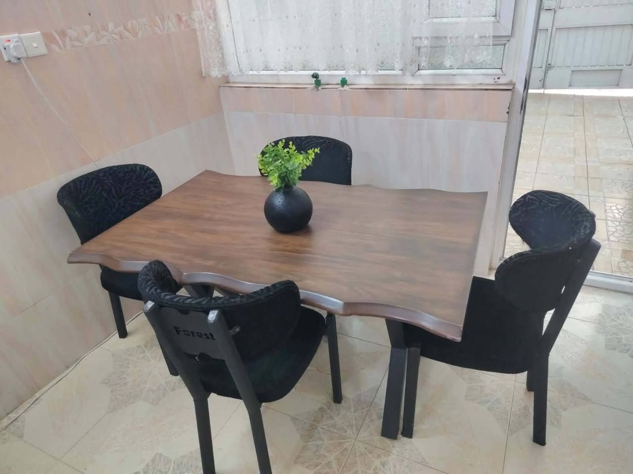 سڵاوی خودالەهەموو هاوڕێیان
ناوماڵێکی پاکم جوانم هەیە بۆفرۆشتن هی ماڵی خۆمە هی بازاڕنیە ئەشیاکان وەک تازە وایە هەرچیت ویست کۆمێنت بکە یان لەواتس اب نامە بنێرە یان پەیوەندی بکە ***********
