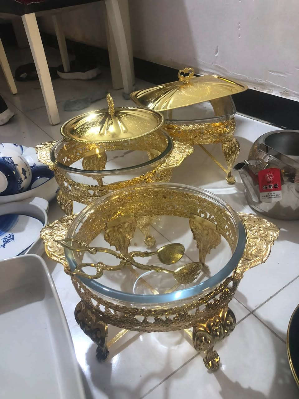 السلام عليكم ماعين درجه اولى يشهد الله نظيفات مامستخدمات ابداً سيتات حلوه واطباق اشكال سعرهن شلعه ٢٠٠ متواجد واتساب و رصيد ***********
