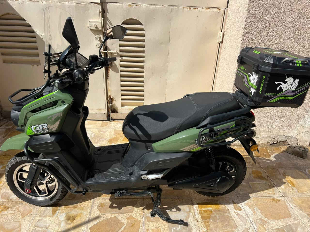 دراجه  اباجي للبيع ست بطاريات مسطره السعر مليون 50الف وبيها مجال رقم الهاتف***********
