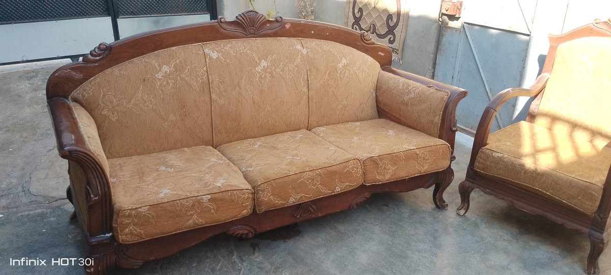 تخم قنفات للبيع.
2كبار و2صغار 
سعر مناسب 
***********
