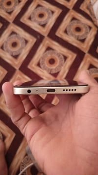 بوكو • ١٢٨ • شاشه مخدوشه