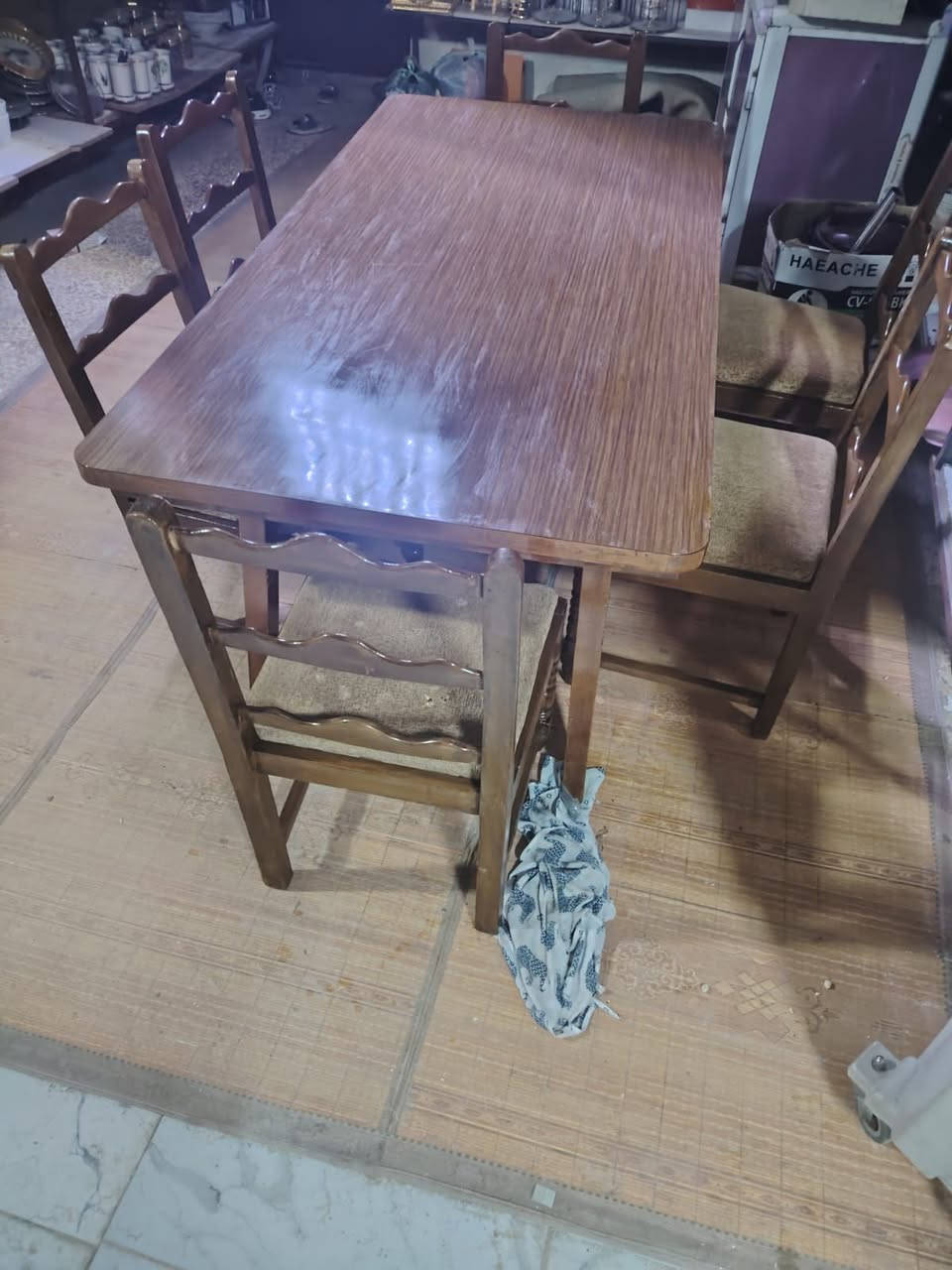 ميز طعام • ٦ كراسي • ساج ثقيل