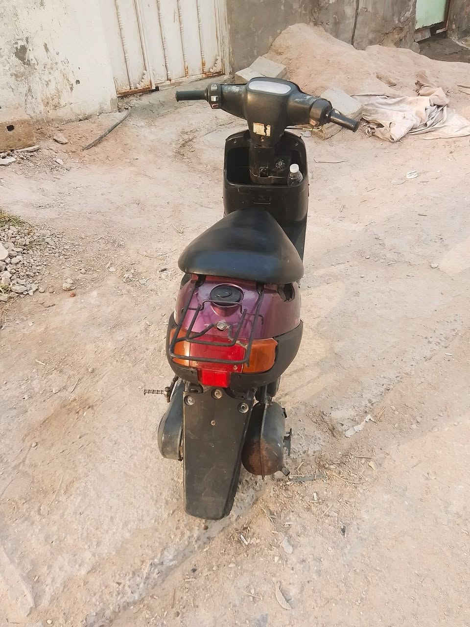 سلام عليكم دراجه للبيع بطه دراجه نضيفه ما مفتوحه شغاله كهربائياته كله شغاله  ... سرعه سعره 225وبيه مجال وما اراوس   ***********
