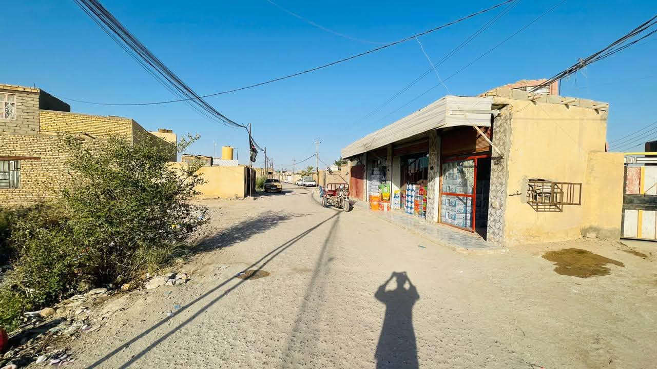 قطعه زراعي للبيع
مساحه 300 متر 

وجه 12 ونزال 25 

طريق سوك فضليه نزله مدرسه الامام الباقر تبليط قريبه للشارع لعام مسافه 200 متر 

كافه لخدمات متوفر كهرباء ماي تبليط قريب مدارس مستوصف 

السعر جدا مناسب 8 وبيه مجال للشراي 

لاستفسار والتواصل خاص او على الارقام لتاليه

ابو امير  :  ***********

منتظر حازم :  ***********

نستقبل كافه العروض الطابو والزراعي بيع وشراء في جميع مناطق سوك الشيوخ في مكتب الأمير للعقار  حي الجوادين قرب الصيدليه مباشرتا
