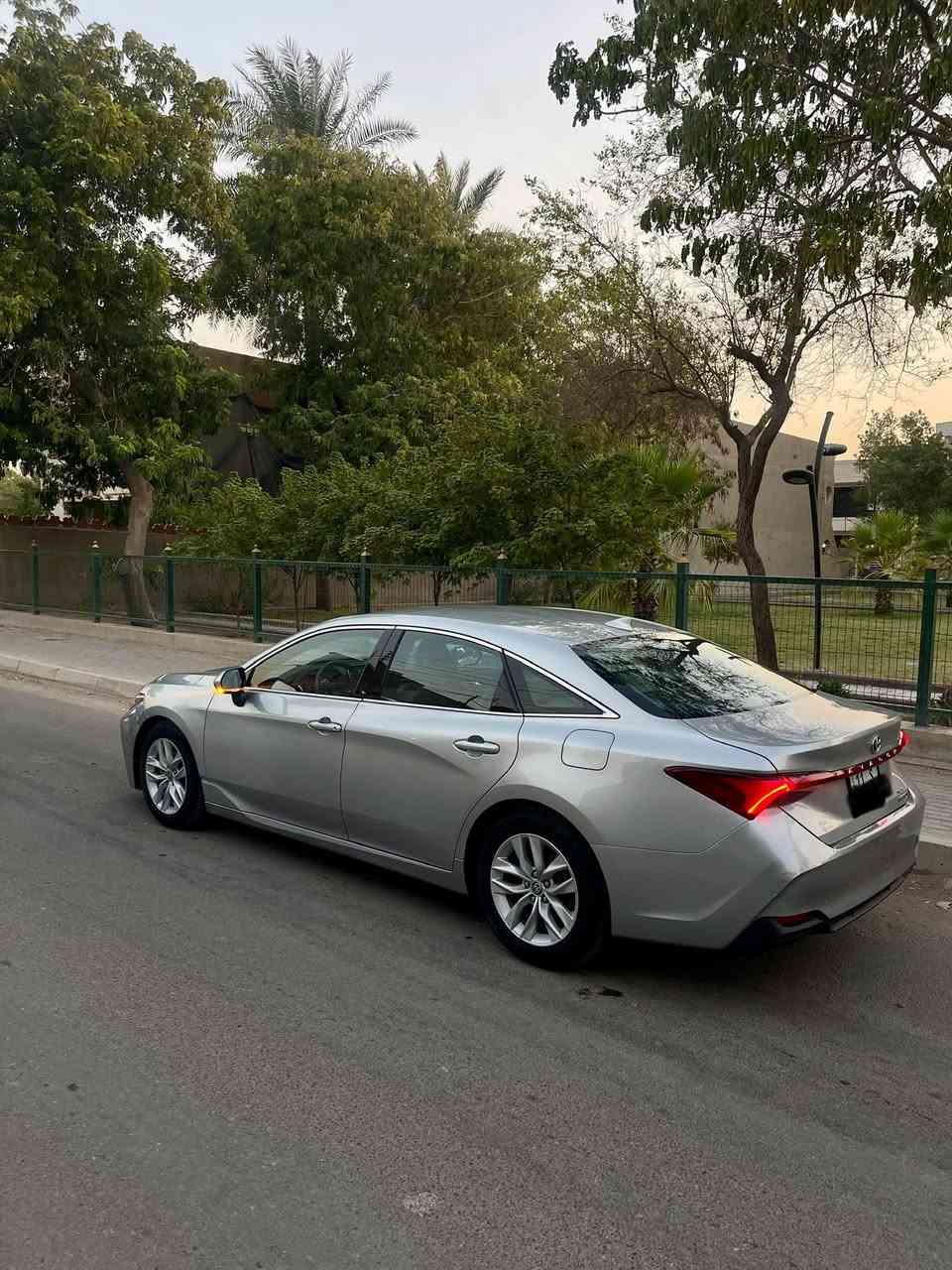 افـلـون موديل 2022 هاي برد بانزين كهرباء السعر 225 ورقة وبيها مجال امريكي حيل جديدة شكد ما تصور كيلو متر 25 الف فقط داخل احلا من الخارج والخارج احلا من الداخل تخم تاير جديد زنون رادار تحكم استيرن بصمة دخول ذكي محرك 4 سلندر مع محرك هاي برد يعني تنسى البانزين وانطيك تراي الى تركيا وشرط متنزل رجلك جوة ٢٠٠ 
سافرت بيها الى تركيا الله يشهد سيارة كلش مريحة ورقم بغداد بأسمي وحادث جدآ بسيط مقدمة البنيد والجاملغ مبدل  بشرط بدون دواخل ولا لغود ولا شاصي ولا كلشيء  *********** . ابو فهد الجميلي . العنوان بغداد الدورة شارع المصافي .
