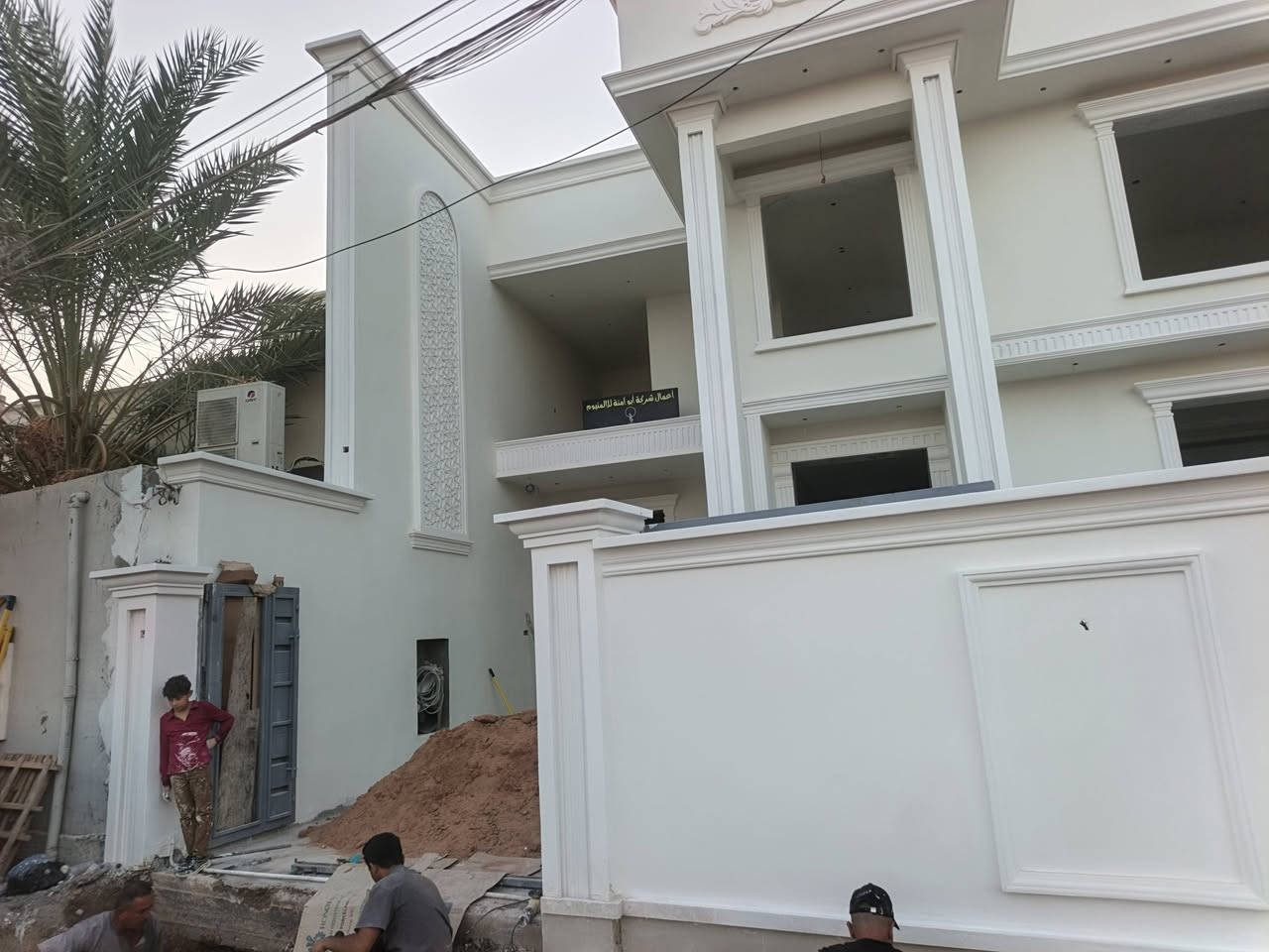 تم وعلى برك الله اكتمال المهندس (أمين هلال الشمري) ومن الله التوفيق تغليف الفوم التركي بديل الحجر  وماده طلس رويل   وصبغ Kaleh #الجميع ***********0
