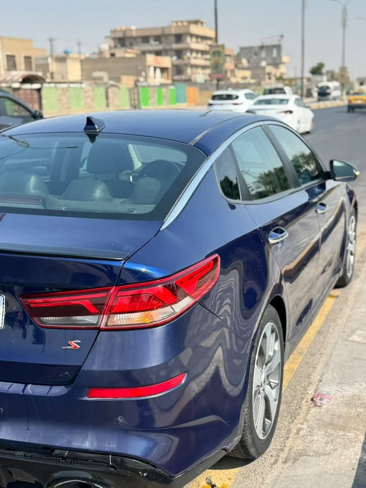 كيا اوبتيما 2020 للبيع
مواصفات فئة S
-بصمة
-نقاط عمياء 
-راداد امامي
-كشنات نص مخمل ونص جلد
-حساسات خلفية
-شاشة كبيرة 
-اشاير بالمرايات

السيارة وارد امريكي ضربتهة بأمريكا بالمنشور
وصار بيهة حادث بالعراق جاملغ وبنيد مبدلات ومصبوغات
السيارة ماشية 63 الف ميل

السعر 113 وبيهة مجال 
***********
