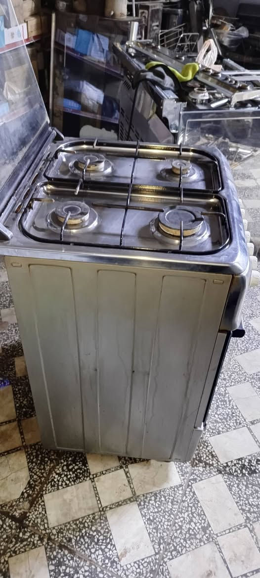 السلام عليكم 
طباخ نوعيه زينه للبيع 
4 مشاعل ناره عاليه وزركه 
السعر 110 وبي مجال شي بسيط 
مكاني الحسينية الراشديه 
***********
