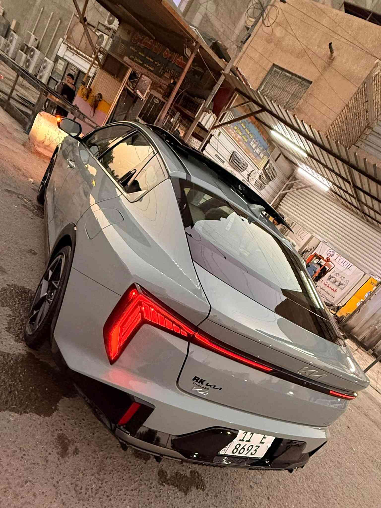 السلام عليكم
للبيع فقط كيا K4 موديل 2025
ماشية 2000 (زيرو )
وارد امريكي صبغ جاملغ امامي + بنيد 
دخول جديد رقم وهزة جديدة باسمي 
الفئة ( جي تي لاين ) فول 
المواصفات مثل مموضح بالصور 
رادارات
شاشة متصلة + كامرة 
مكينة 2000 
داخل جلد لونين 
كشنات تدفئه وتبريد 
السيارة بدون اي نقص وتعميرها درجة اولى 
السعر المطلوب 175 ورقة وبيها مجال 
للاستفسار *********** علي 
العنوان بغداد - الغدير - ساحة ميسلون
