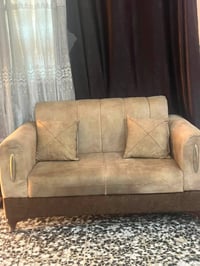 تخم البيع 5 مقاعد  السعر 200 وبي مجال  الاتصال 07734678096