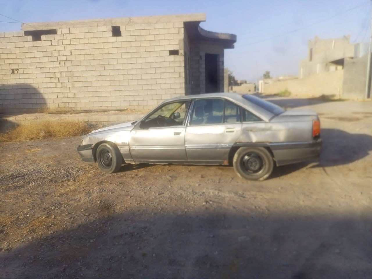 السلام عليكم اخوان اوبل اوميكا للبيع سياره شغاله موديل 91 السعر 1,200 وبه مجال الرقم ***********
