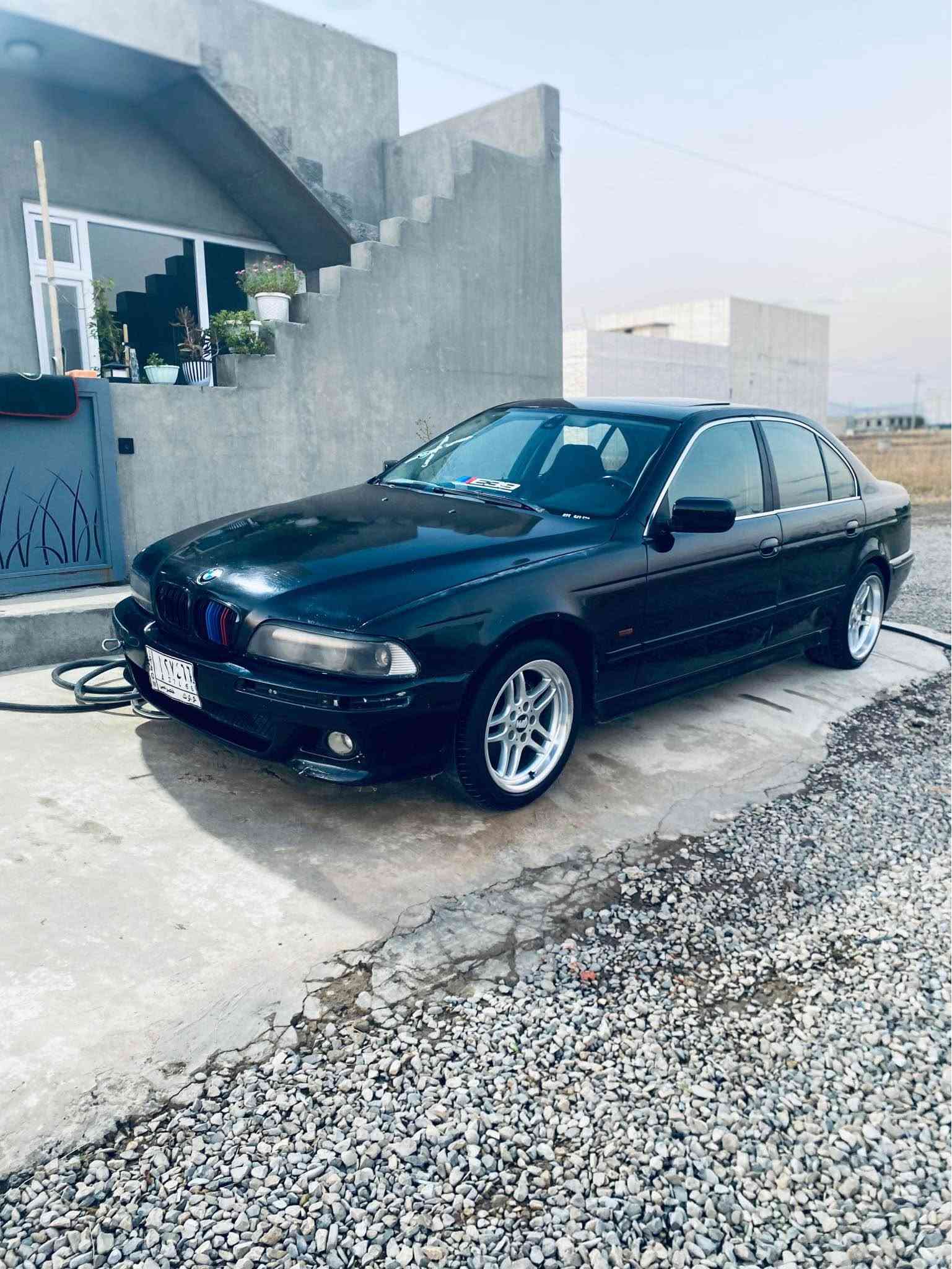 بي ام دبليو E39 • ٢٠٠١ • شاشة آيباد