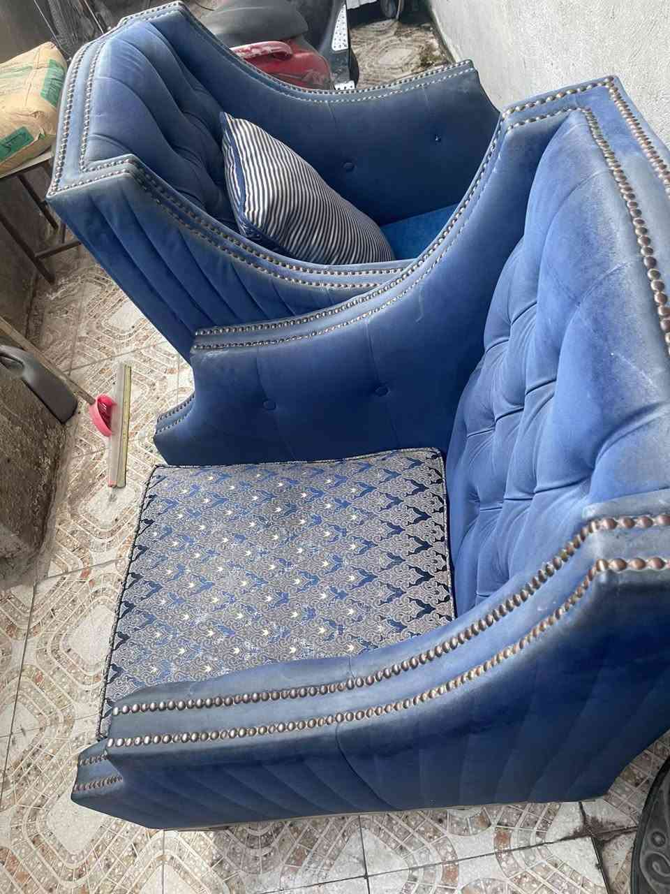 قنفه جبيرة و ٢ كراسي نص تخم ٦ مقاعد ٢٥٠ وبي مجال العنوان الدورة ***********
