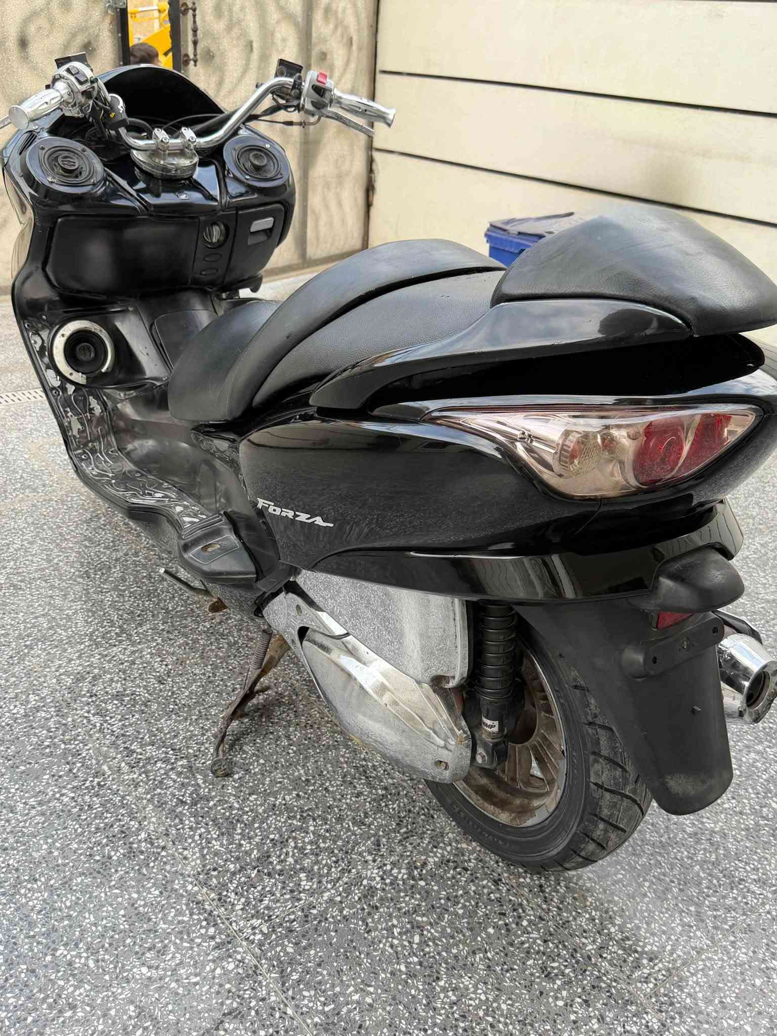 فورزا 0/9 كرستال للبيع
تزويد رياضي / وجه بومه 
سستم نيكل قبق شوته / قبق كلجات 
ستيرن رياضي نيكل
ويل نيكل 
دوسات ناريه نيكل
منظومه زنون  
أم بي ثراي تزويد 
اشاير لد 
مكينه  ناعمة جاهزة 
  بك لايت كرستال 
دراجه كلش حلوة   
أي نقص ما بيها 
شلعه معدل كهربائيات كلها شغال 
  اوراقها كامله 
سعرها ( مليون و 200) مكاني بغداد مدينة الصدر 
اللاستفسار : هـ ***********
