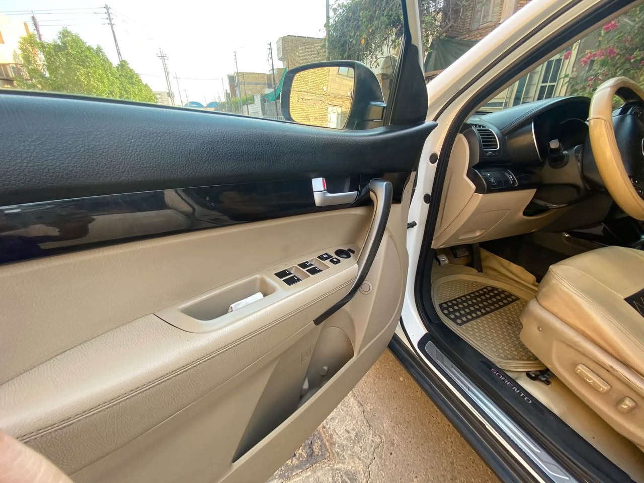 سورنتو ٢٠١٥ لبيع ٤سلندر ٧راكب خليجي نضافه كدامك ٢٥٠٠دوش كفاله فول مواصفات عده بانو رامه تبريد٣قطع رقمه واسط رقم جديد سياره بسمي شاهشه بصمه مكاني ناصريه مركز /***********
