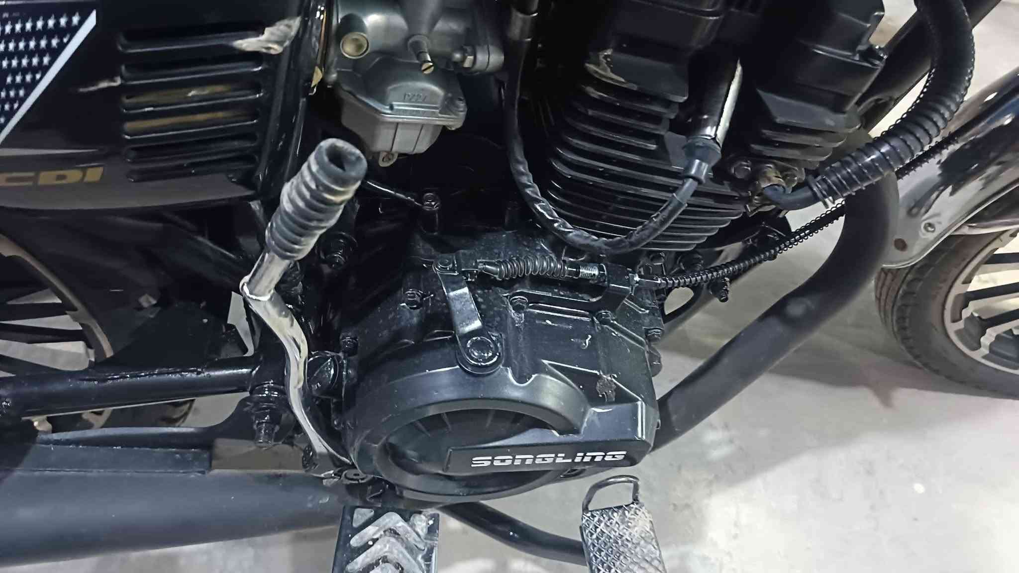 سيفان • ٢٠٠ • باتري ناقص