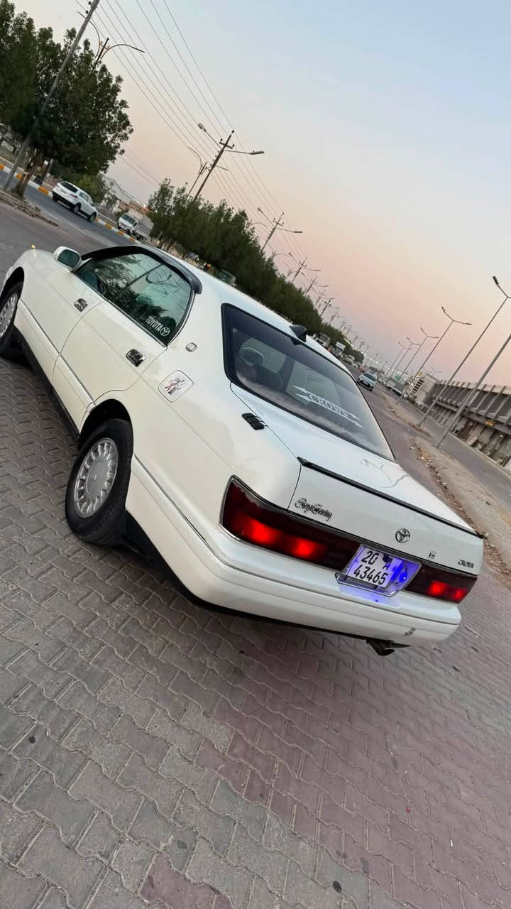 سلام عليكم 🙋🏻‍♂️
سيارة كراون بطه 🚙
موديل 1995 منفصل 🗓️
رقم ديالى انكليزي 🔢
محرك 2.5🛥️
تبريد 🥶
لايت زنون 💡
سنترلوك🔐
شاشه 🖥️
كامرة 🎬 

سيارة جاهز مجهز 
سيارة بدون ضربه مرشوش عام بسبب الجراد 
بيع او مراوس حسب قناعه  
ديالى خانقين
سعر 63 وبي مجال بسيط
***********
