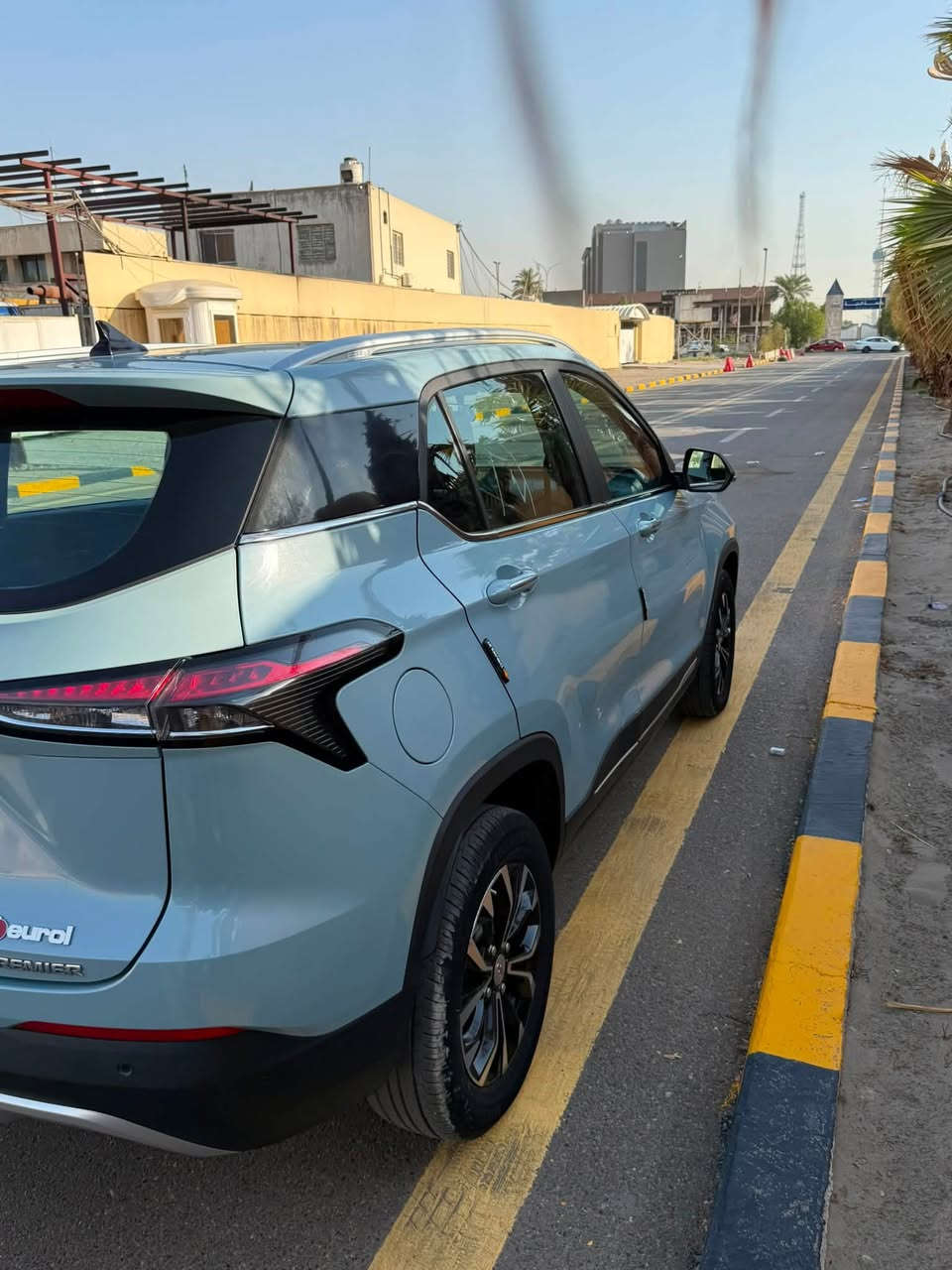 شفروليه Groove Premier 2023
الفئة: Premier
الموديل: 2022
المحرك: 1.5L — 4 سلندر
القوة: 110 حصان
ناقل حركة: CVT أوتوماتيك
الدفع: أمامي FWD
المسافة المقطوعة: 38 الف كيلومتر

مواصفات Premier:
• فتحة سقف بانورامية
• تشغيل Push Start
• دخول ذكي Smart Key
• مقاعد EcoLeather
• مكيف أوتوماتيك
• شاشة 8 إنچ
• Apple CarPlay + Android Auto
• Bluetooth + USB
• كاميرا خلفية
• حساسات خلفية
• مثبت سرعة
• مقود متعدد الوظائف
• نظام صوتي 6 سماعات
• مصابيح أمامية LED Projector
• مصابيح خلفية LED
• مرايا كهربائية وقابلة للطي
• جنوط ألمنيوم 16 إنچ
• 4 Airbags
• ABS + EBD
• ESC + TCS
• Hill Start Assist
• TPMS
• ISOFIX

5 مقاعد | خزان 45 لتر | صندوق 320 لتر

عنواني بغداد المنصور 
السعر تواصل على الواتساب وتتدلل
***********
