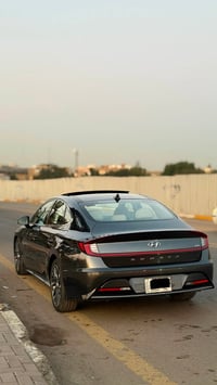 سوناتا وارد خليجي 2022 السياره ماشي 97000kM - مكينه 2500 mpi  والسياره...