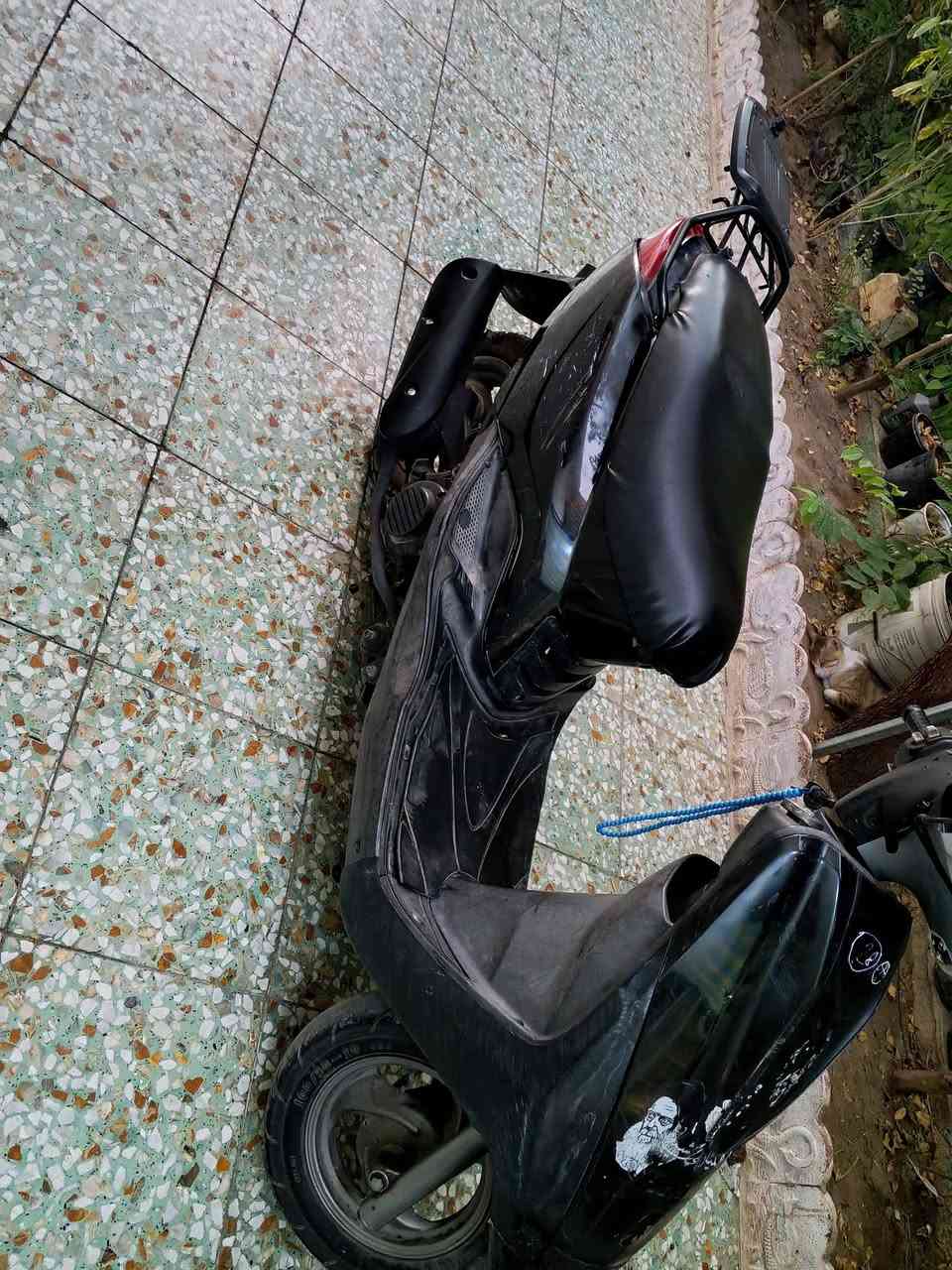 سلام عليكم دراجه بريز للبيع كهربائيته كله شغاله لايت اشاير سلف هندر نكره وحده لا التبخير لانضوح المكينه الدرجه احله من الصور العنوان بغداد نهايت حيور سبع قصور الرقم ***********
