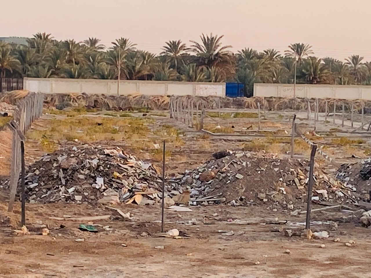 سلام عليكم قطعة ارض مساحه 100 متر تبعد عن جسر جديد 100 متر قرب مجمع الرحمان السياحي على طرق جماليه قرار محكمه سند 25 السعر 25 وبيه مجال تفاصيل اكثر تصال على الرقم ***********
