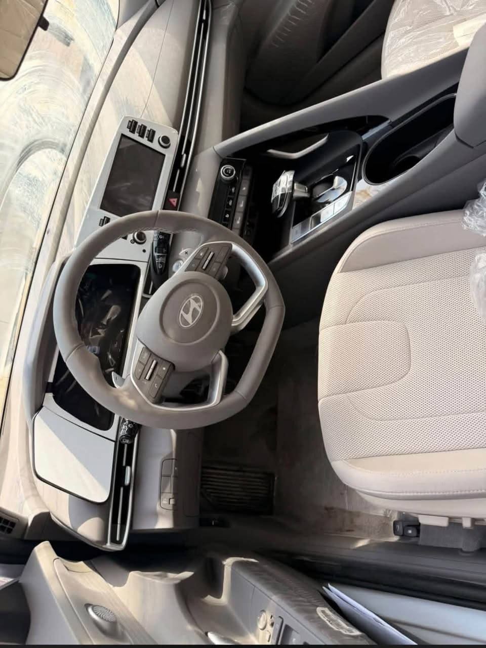 هونداي الانترا نزلت بقوه 👊
موديل 2026 🚗
محرك 2.0🏎️
سياراه زيرو 
وضمان 5 سنوات او 100k كيلو / مع ادامه للسياره داخل الضمان / 

 
للأستفسار/ *********** بي واتساب 💚
