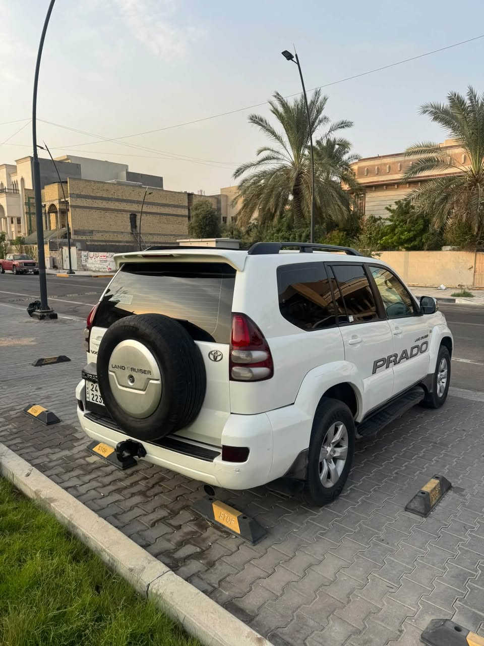 برادو 2008  نص فول VX  مقاعد جلد + كهرباء 
السياره دبل تانكي + بيها منضومه غاز ام الـ 100 لتر شغل حكومي مال اربيل 
6 سلندر محرك 4000 جديد 
ماشيه 380 الف بالنسبه لمديلها كلش زين 
سنويه لـ 2031 تحويل بلأسم السياره وارد خليجي طالعه من معرض الساير 
السياره بيها چفيه و مصبوغه عام ابيع مگلوبه 
عليها ويل كب. برادو  2013  حداديه  كير مكينه بشرط 
سعرها 110 وبيها مجال بلمعقول
للاستفسار ***********/*********** 
عنواني : البصره
