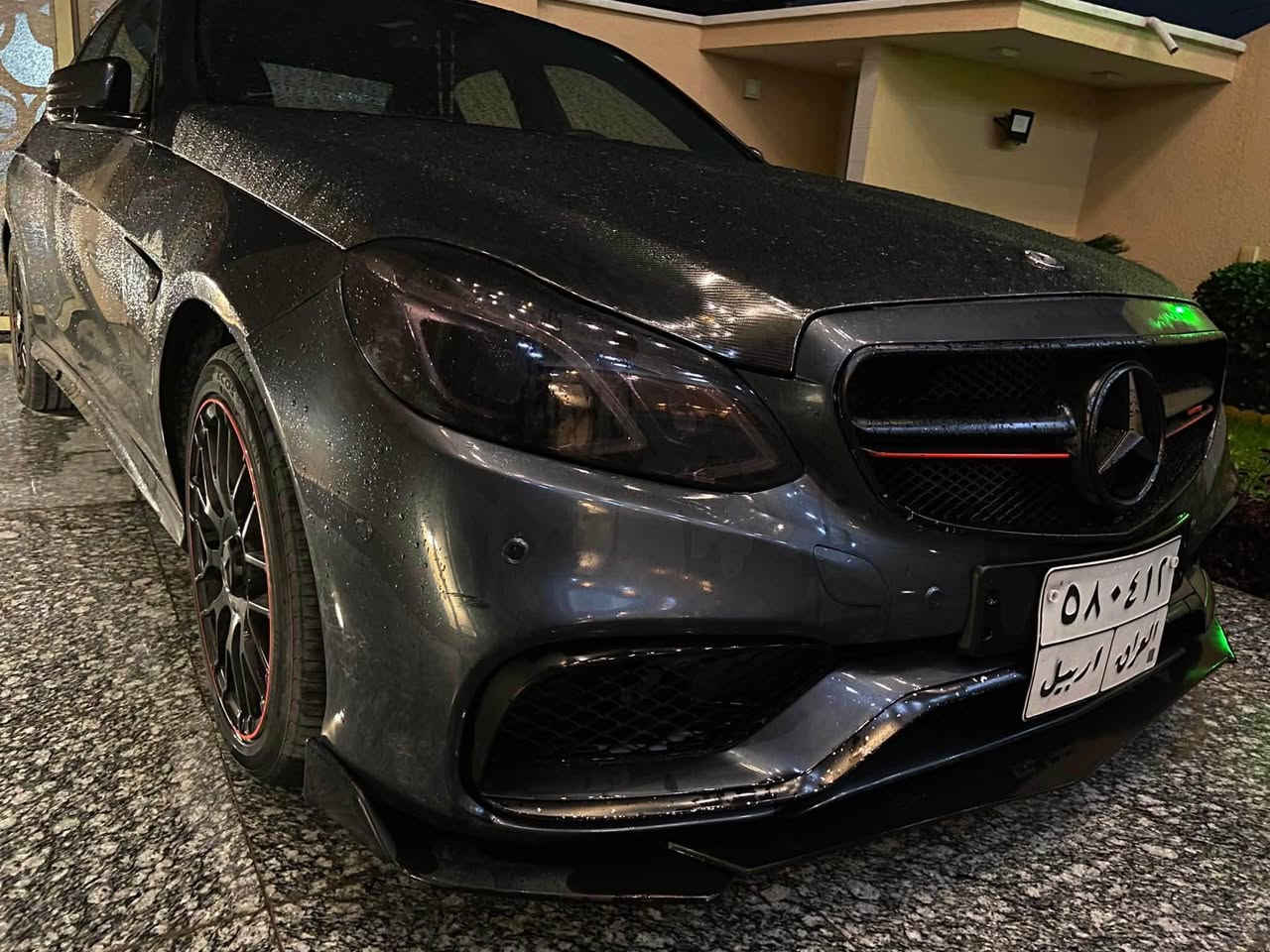 ‎السلام عليكم للبيع مرسيدس E350 W212R  2016 للبيع او المراوس
‎محرك v6 اكسل دفع خلفي وارد امريكا (بدون ايرباك)  
‎فتحه 
‎برده كهرباء
‎جلد اصلي
‎مري شفط 
‎كامره 
‎شاشه 
‎شفتات ستيرن 
‎ويل 18
‎زينون 
‎تدفئه كشنات
‎سستم صوت هارمن كاردون
‎رادار امامي 
نقطة عمياء 
جنطة جلاق شفط 
اربع بصمات بالبيبان 
رادار امامي وجانبي 
نضام بريك هولد 
كامرا دوارة ٣ وضعيات 
مري قلاب 
نضام المحافظة على المسار 
نظام لد متغير ٣ الوان 
بردة خلفية 
كشنات جلد وحجز ٣ وضعيات 

‎السيارة حادثها بنيد مبدل وجاملغ مصبوغ وهنا صار بيها صبغ بالجاملغ الثاني ونص الباب . 
شواصي ولغود مكفولة. ماشية ١٤٧ الف ميل . 

السعر ١٥٧ ورقة  وبيها مجال بسيط 
للاتصال ***********
مكاني بغداد الدورة

نص مكتوب في الصور:
- MOHAMMED SAS SAS4MS
- MOHAMMED SAS
- SAS4MS