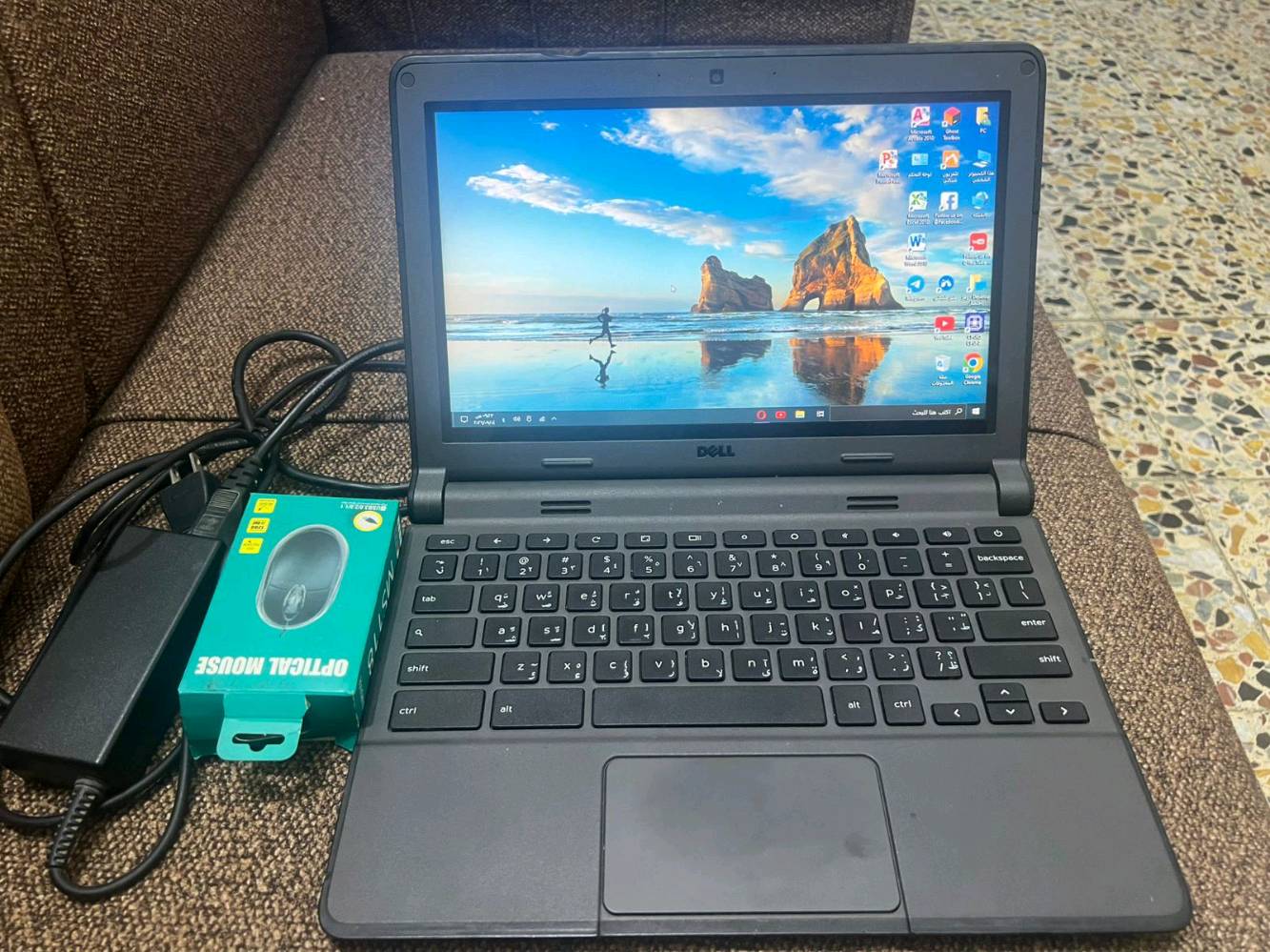 لابتوب ديل (Dell) للبيع بسعر مناسب جداً 💻
الموديل: Dell Chromebook (حجم عملي وشاشة 11.6 إنش).
النظام: مثبت عليه نظام وندوز (Windows) جاهز للاستخدام.
الملحقات: الشاحن الأصلي + ماوس جديد بكرتونه 🖱️.
الحالة: شغال وبحالة ممتازة ونظيف جداً.
الاستخدام: ممتاز جداً للمحاضرات، الدراسة، تصفح الإنترنت، والأوفيس (وورد واكسل).
📍 المكان: [بغداد البياع ويوجد توصيل داخل بغداد ]
💰 السعر: [55] (وبي مجال)
📞 للتواصل: [***********وبي واتساب ]