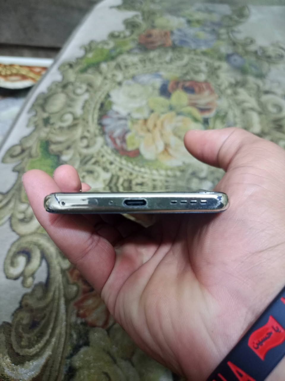 السلام عليكم تليفونlnfjnix NOTE 40 pro ذاكره 256 جهاز نظيف كل شيء ما مبدل بيه فقط ظهر مب كسر للشاشه قليل اتصال على الرقم *********** السعر خاص

