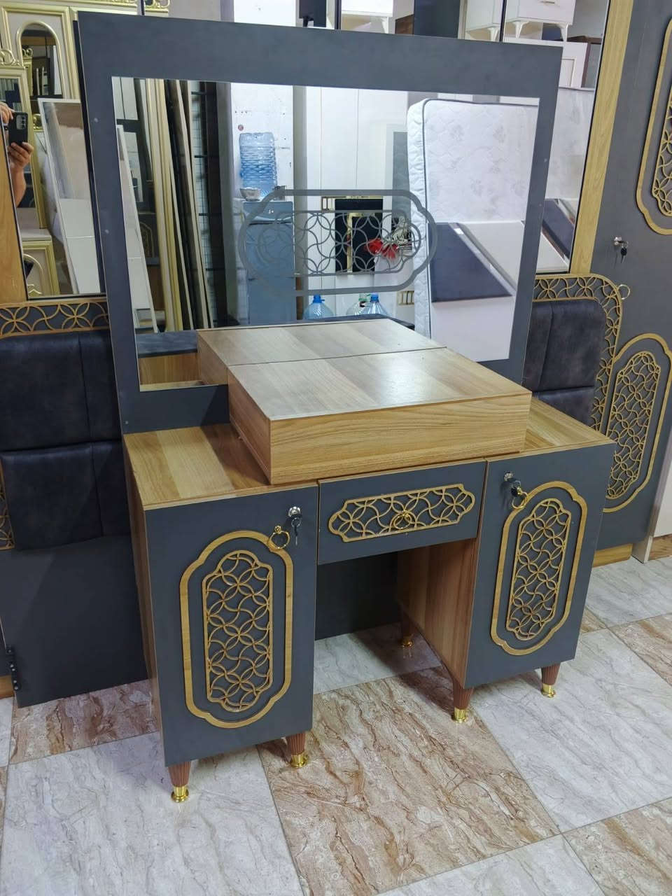 غرفه للبيع سعر ٦٥٠ بيها مجال عنوان كركوك ***********
