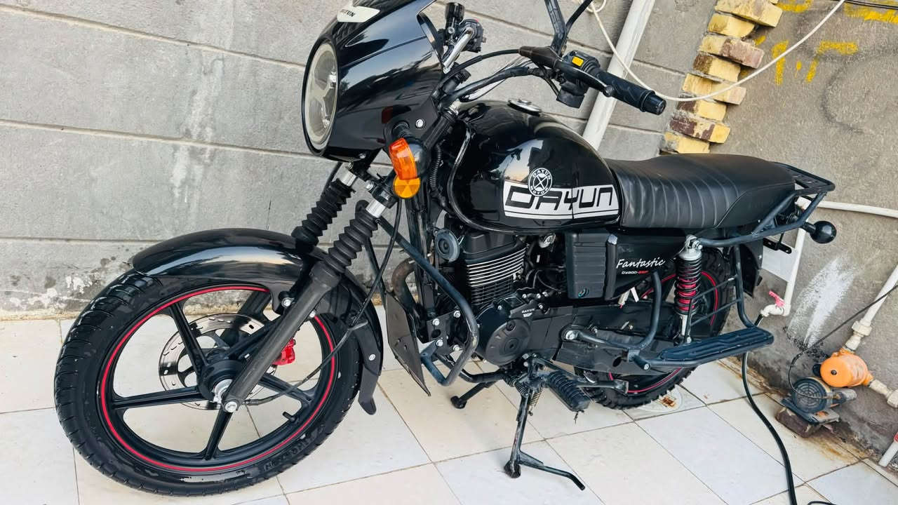 دراجه دايون نفخ موديل 2025  ماشيه 10 الاف 
نضيفه جداً كله شغال دراجه مكفوله
سعرها 1500 
ما متواجد فيس اتصال فقط 
***********
