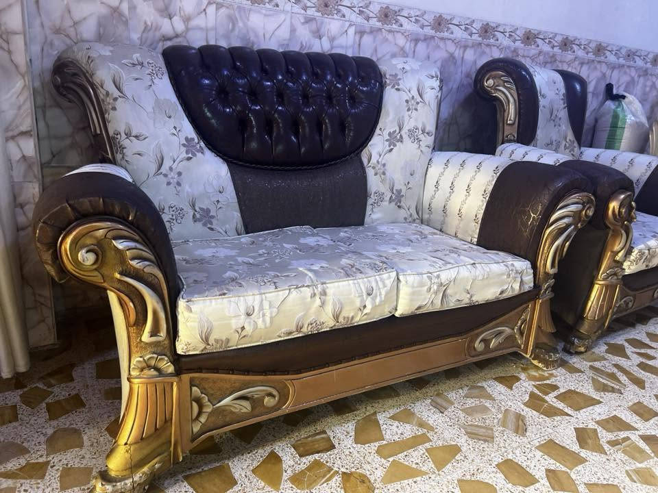 طقم رئاسي • ٥ قطع • نضيف