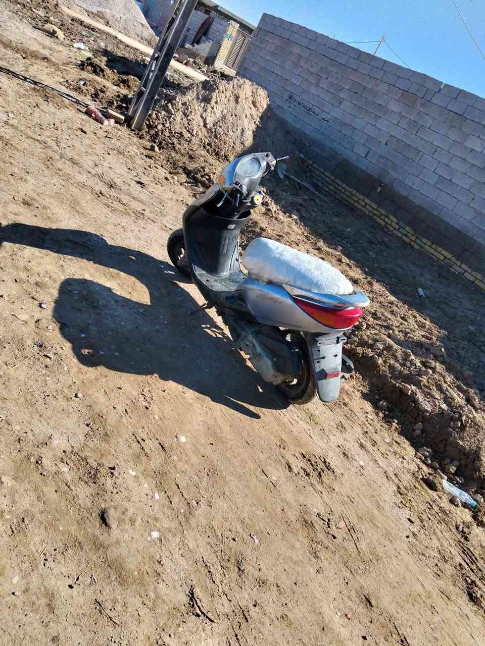 سلام عليكم ورحمة دراجه بريس للبيع شرط الشقل كهرباياتها كامله بس السلف عطلان تشتقل هندر تايرات جدد تاخذها ع الفحص مبدل بيها بس والف سعرها 325 وبيها مجال ***********+*********** واتساب

