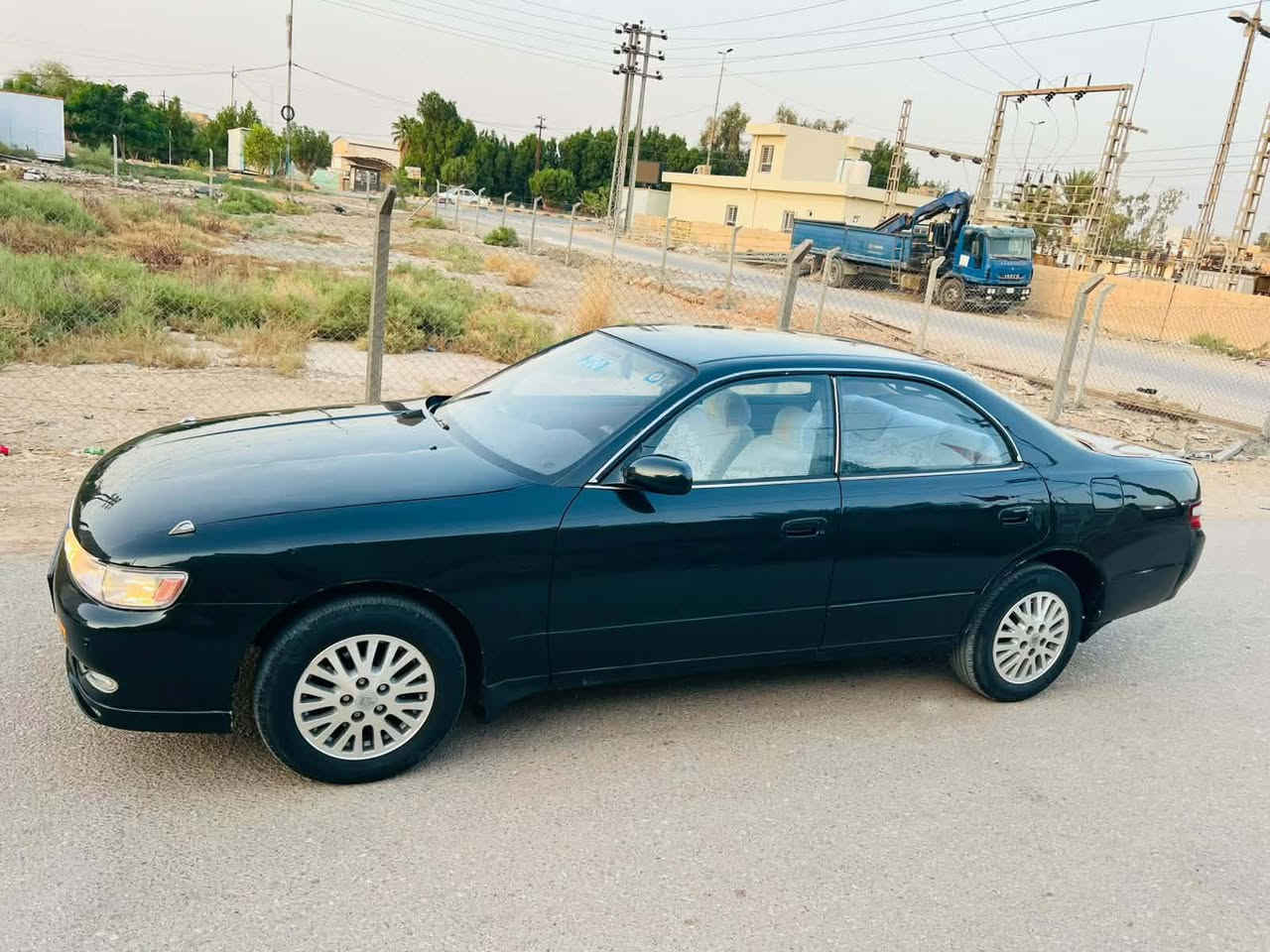 السلام عليكم شيزر موديل 1993 مكينه وكير وحداديه و دواخل سياره جديدة رقم بابل دولي مشروع وطني وين ماجان تتحول جميع محافظات العراق كفاله عامه من كص ونقل جثه تجيه ولكلبه والضربه القوية سياره جاهزه ومال جناي مسجل شاشه وسماعات جدد جاهزا للخير السعر 58 وبية مجال 
مكاني الديوانيه قضاء المهناويه
رقمي ***********
***********
