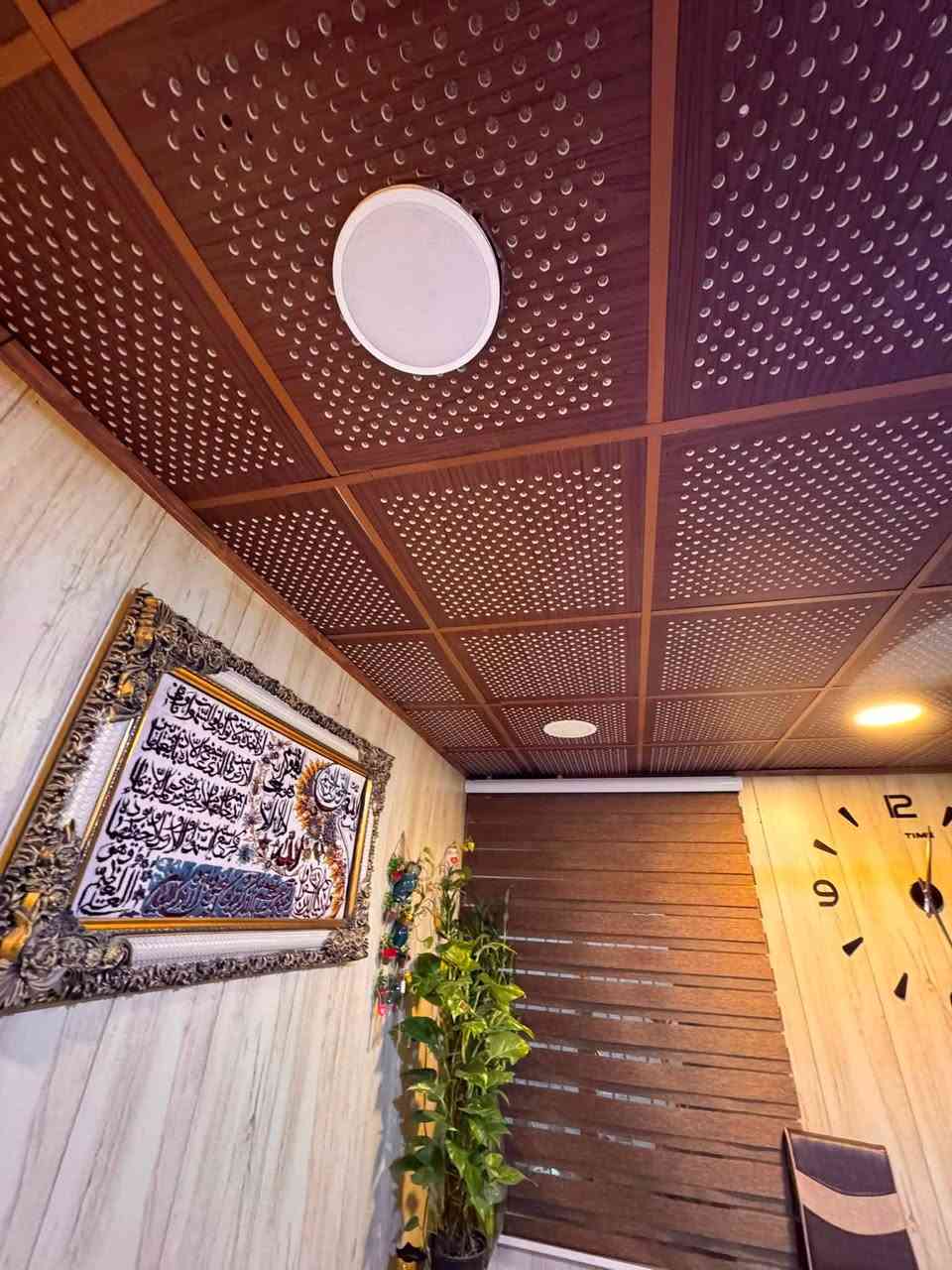 السلام عليكم و رحمة الله و بركاته
عندي تغليف جدار مستعمل بحالة جيدة 
ايراني درجة اولى ضد الكسر و الحرق 
غرفتين + مطبخ 
مع سقوف ثانويه جبس وليس بلاستك كما موضح بالصور 
مكاني بغداد -شورجة البياع 
*********** واتس اب فقط
