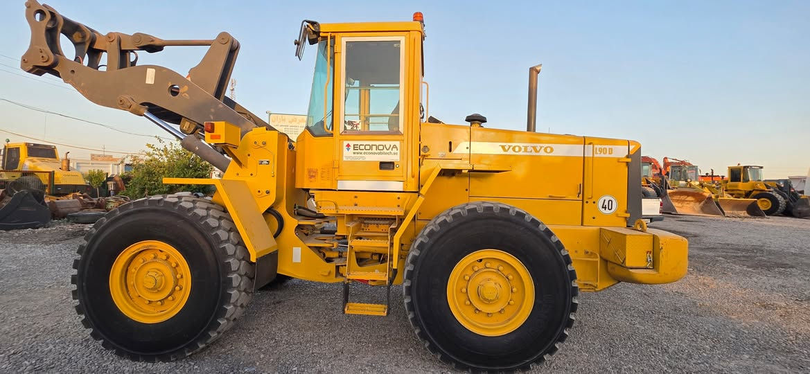 للبيع - بۆ فرۆشتن دخول جدید
———————
شوفل :  VOLVO
حجم : L90D
—————————
بۆ زانیاری زیاتر پەیوەندی بکەن بەم ژمارە تەلەفۆنە 

***********
***********
