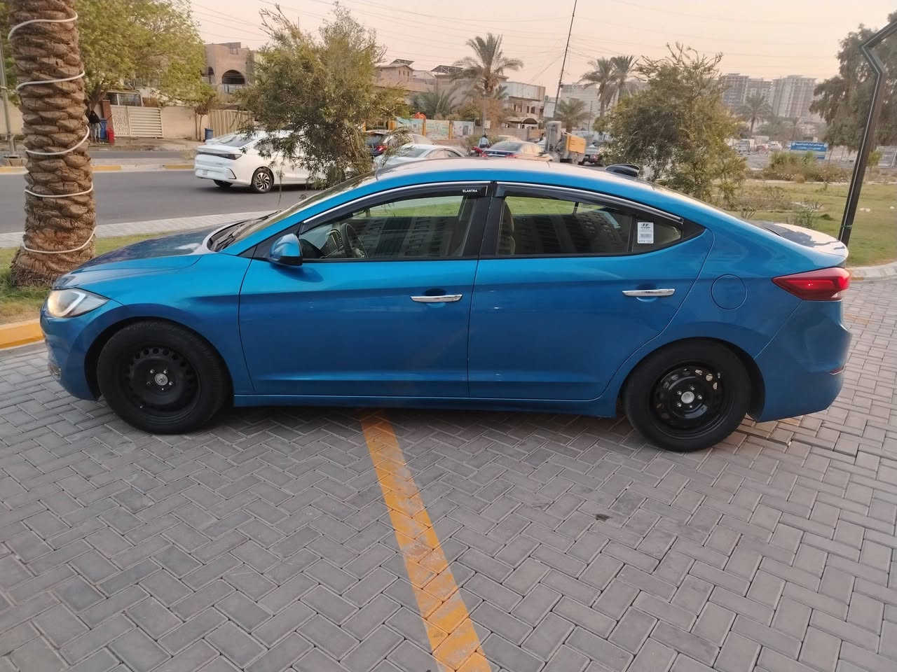 االسلام عليكم النترا ٢٠١٧ نضيفه جدآ وارد امريكي رقم بغداد شرط التحويل وشرط الفحص السونار
سياره جاهزه كامله من كلشي صور الحادث مرفقه بالمنشور  حداديه جيده جدآ تبريد ثلج
مكينه ٢٠٠٠ دوش بحاله ممتازه شرط بانزين عادي
كير ايتي بحاله ممتازه 
كهربائيات شركه 
شاشه عرض كار بلي
شاشه عطلات تحكمات ستيرن
نضام تزحلق
كاميرا خلفيه
وضعيات قياده
داخل دوشمه
منضومة غاز
ماشيه ٨٦ الف
ساكن بغداد السعر ١١٤ مجال بصيط
***********
