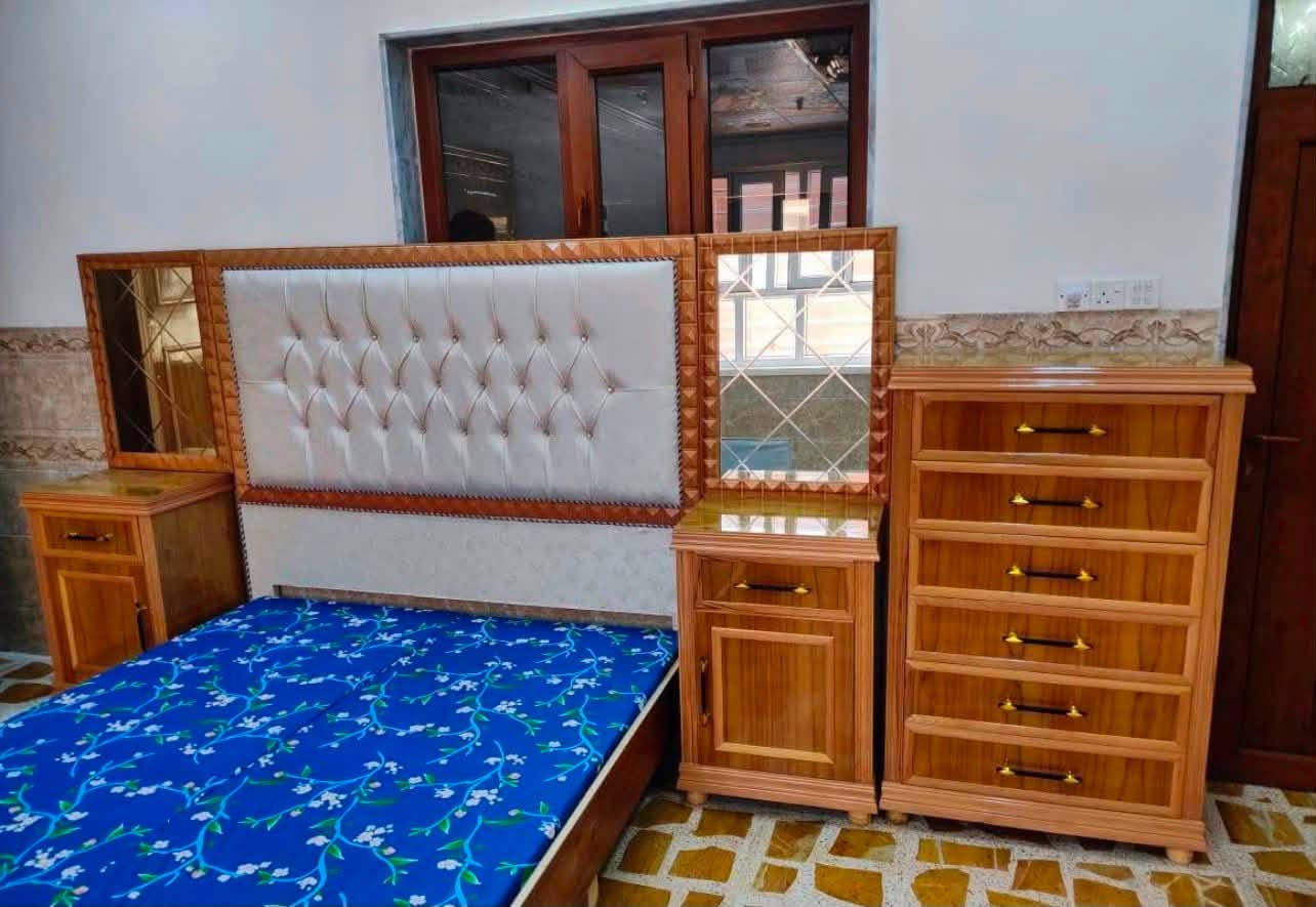 معمل ومعرض الشاهين للأثاث الراقي
غرف نوم 
عراقي فصال تركي 
شغل عراقي 
دواوين /ديكورات 
جمله &مفرد 
وتوصيل جميع محافظات العراق 
العنوان  موصل حي الثوره قرب جامع الشاكرين 
معمل ومعرض الشاهين 
للتواصل عبر الصفحه او الأرقام التأليه 
*********** 
***********
