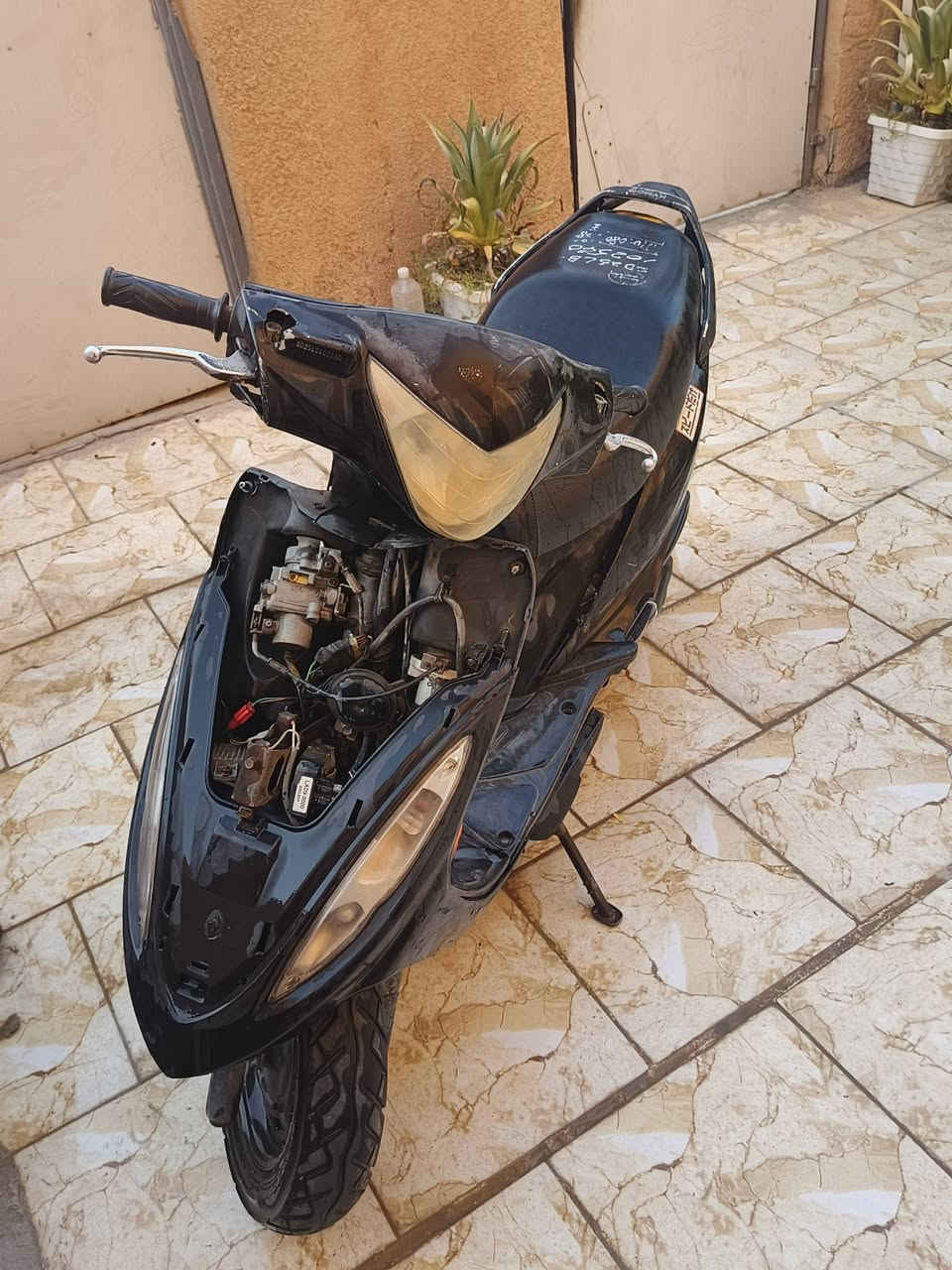 للبيع دراجة كامكو جي فور ياباني
فقط كايمة ابيع كوم حديد ب١٧٥ وبيه مجال اتصال 
*********** 
واتساب
