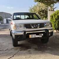 نيسان • بدون تفاصيل