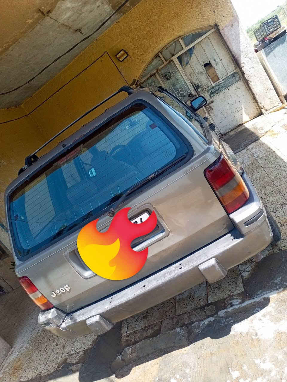 جيب شيروكي موديل 95مكينه وكير بلادي سياره مابيه صبغ بنيدهه واضح في الصورة رقم ديالى نكليزي السعر 35 مكاني ديالى بعقوبة ***********
