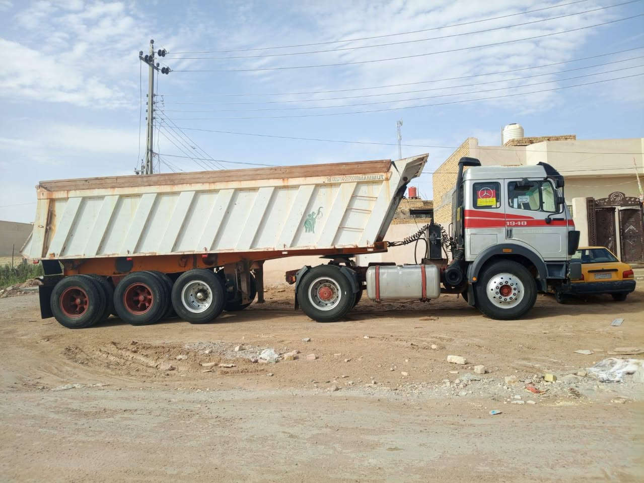 للبيع البي موديل 93 مكينة 48 كير 160 سنوية جديدة تخم تاير مكان بل عمارة رقم *********** جاهزة للشغل
