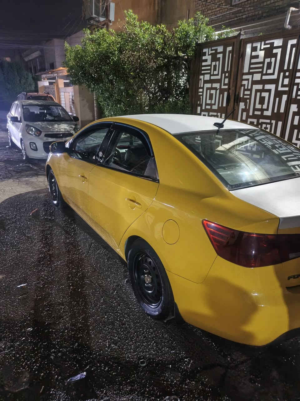 فورتي ٢٠١٢ أمريكي سيارة كاملة مكملة اي نقص مابيها محرك ٢٠٠٠ دوش منظومة تبريد جديدة السيارة مرقمة جديد وهزة جديدة مصبوغة جديد درجة أولى وحادثها جاملغ خلفي  وجنطة  سعر ٧٨ وببها  مجال حك جيةبغداد المشتل رقم الهاتف *********** علما مكلف بالنشر
