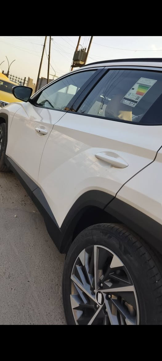 توسان خليجي موديل 2024 
فول موصفات 
بانوراما وبيها بارد قليل كما موضح بالصوره بدون اي صبغ 
ماشيه 66k الف 
للاستفسار اتصل على الرقم : ***********
السعر : 195
